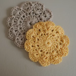 crochet coaster yellow and beige daisy