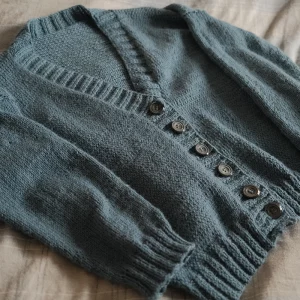 knitting cardigan blue
